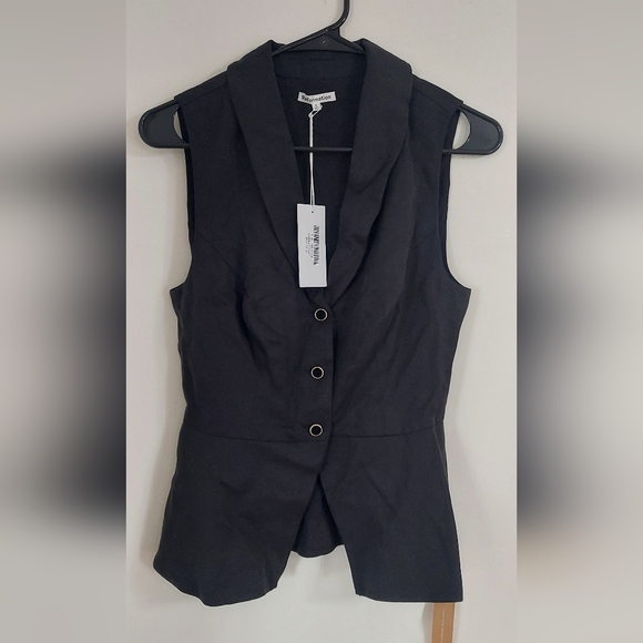 Reformation Oakley vest in various sizes - Picture 4 of 8